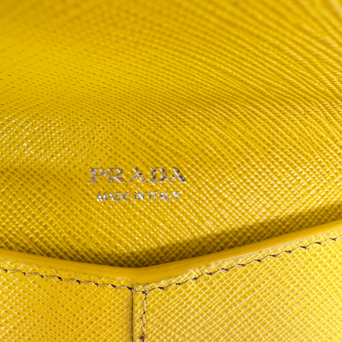 PRADA プラダ 二つ折り長財布 SAFFIANO LETTER（サフィアーノ レター）